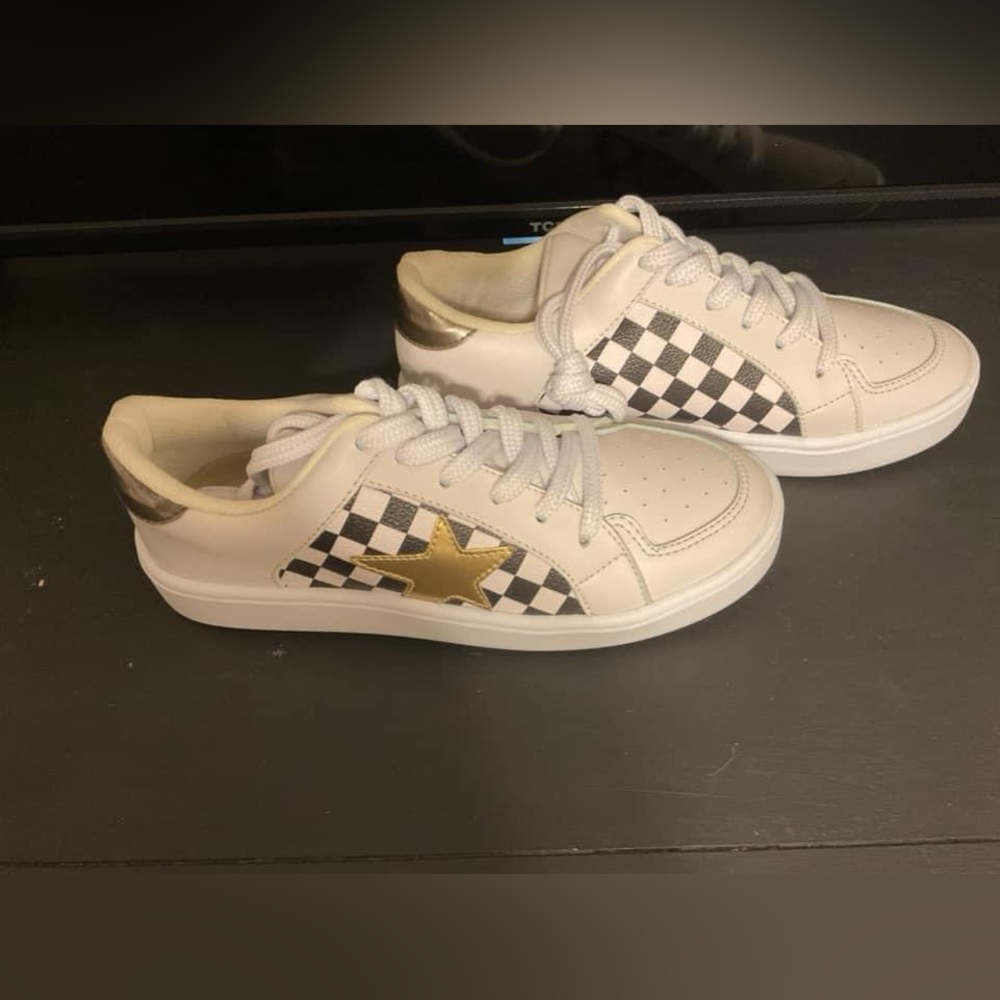 Women’s sneakers